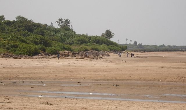 Aksa Beach, near Malad suburb, Mumbai