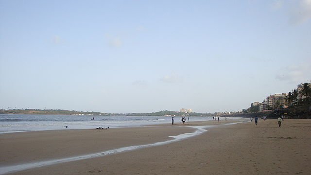 Versova beach (Credits Wikimedia)